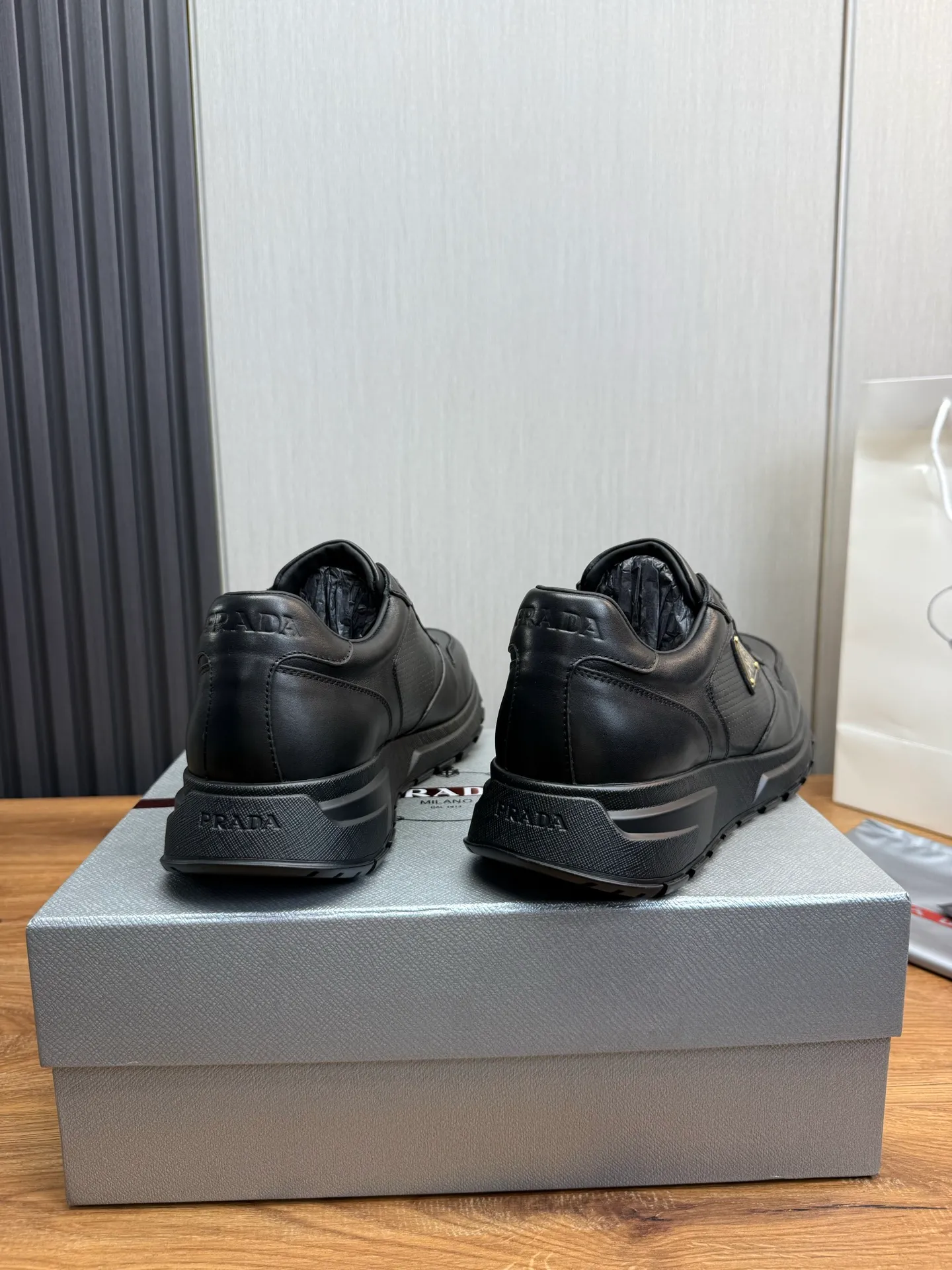 Men's shoes 💰580💰 [PRADA] Men's shoes are popular in the counter, official website is synchronized, 1 high-quality shipment ✔️Original cowhide punching + cowhide lining, 1🆚1 replica, original sole, 38-45 (45 customized, non-refundable)